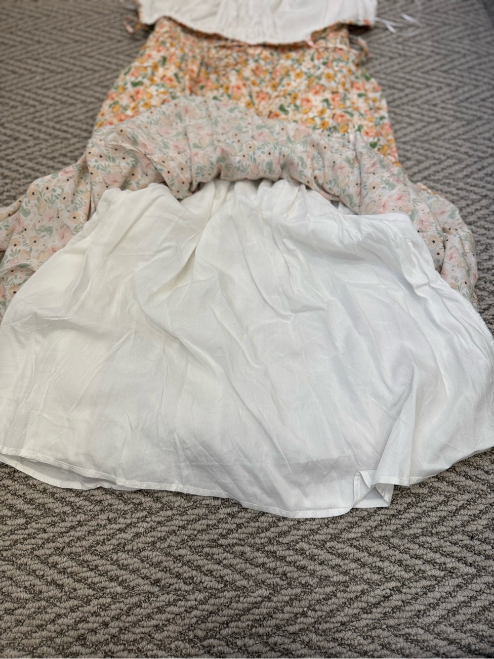 Women’s Floral Smocked Maxi Dress - Large - Picture 10 of 11